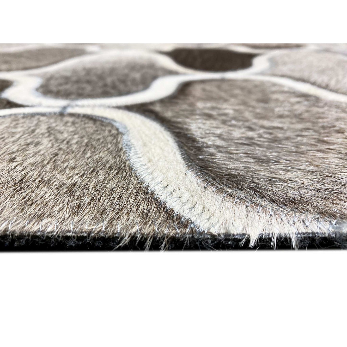 Geometrischer Kalbslederteppich 243x153 cm - Gittermuster - German Carpet Shop