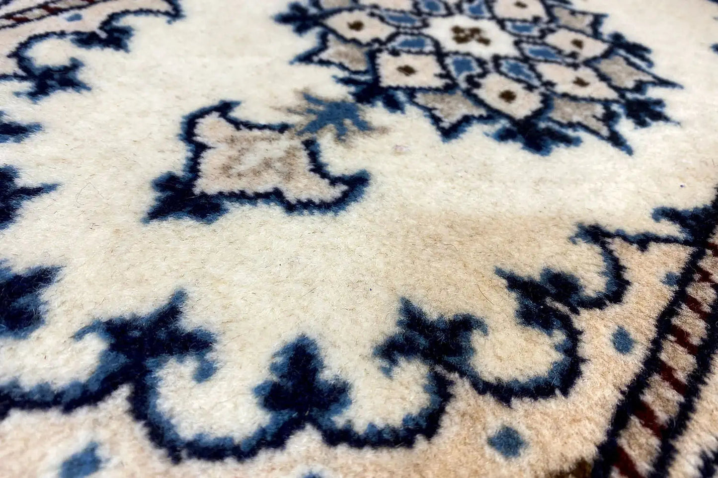Nain (65x39cm) - German Carpet Shop