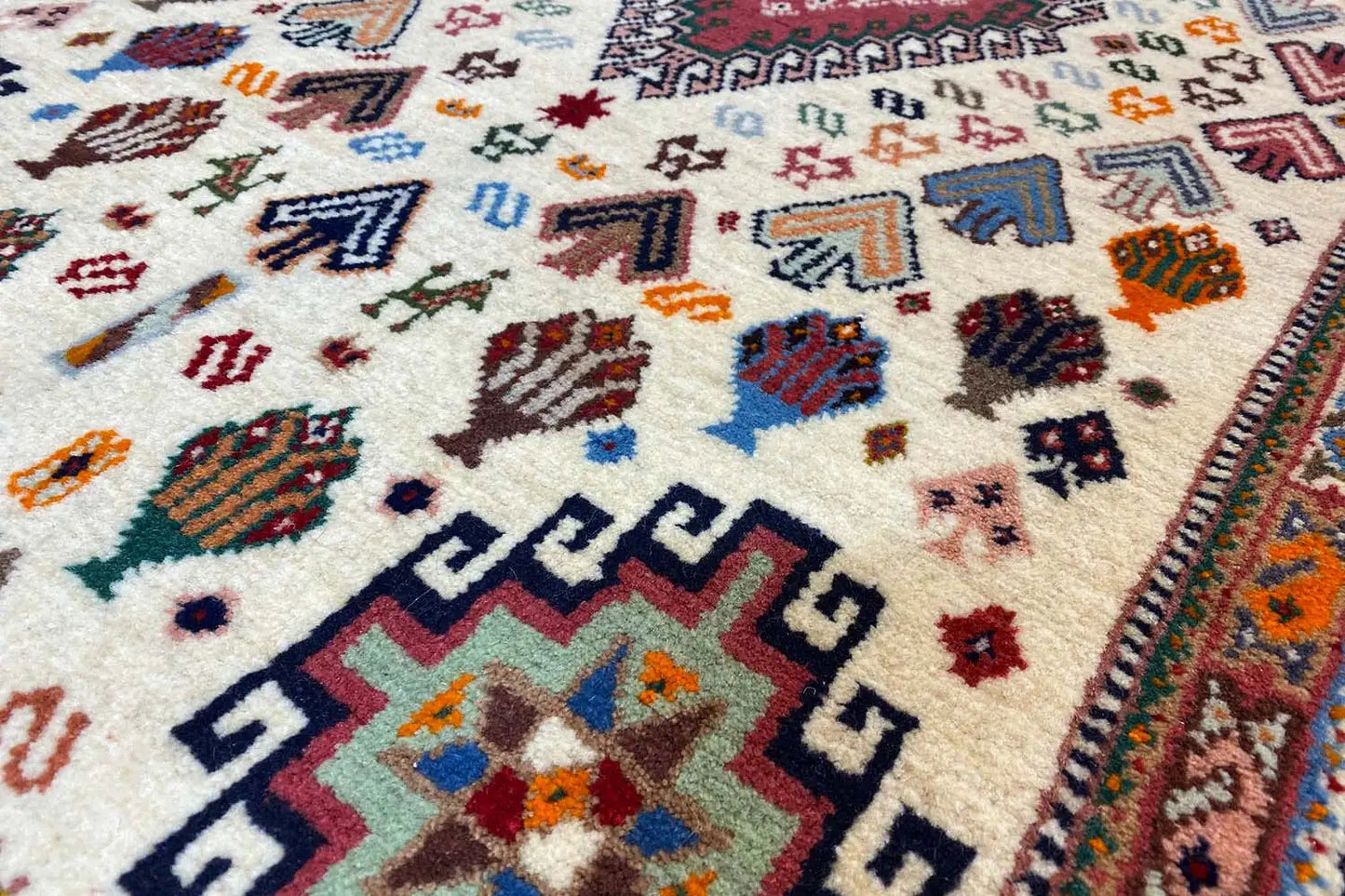 Shiraz Qashqai - (137x72cm) - German Carpet Shop