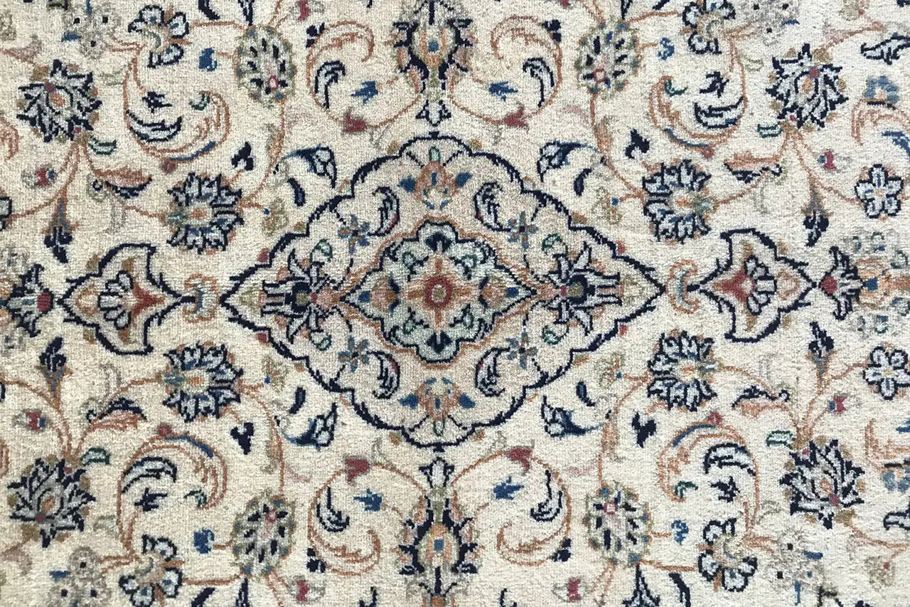 Keshan - Beige (148x98 cm) - German Carpet Shop
