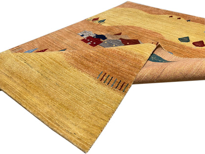 Teppich mit Häusern und abstrakten Formen, Gelb-Braun mit Blau- und Rottönen