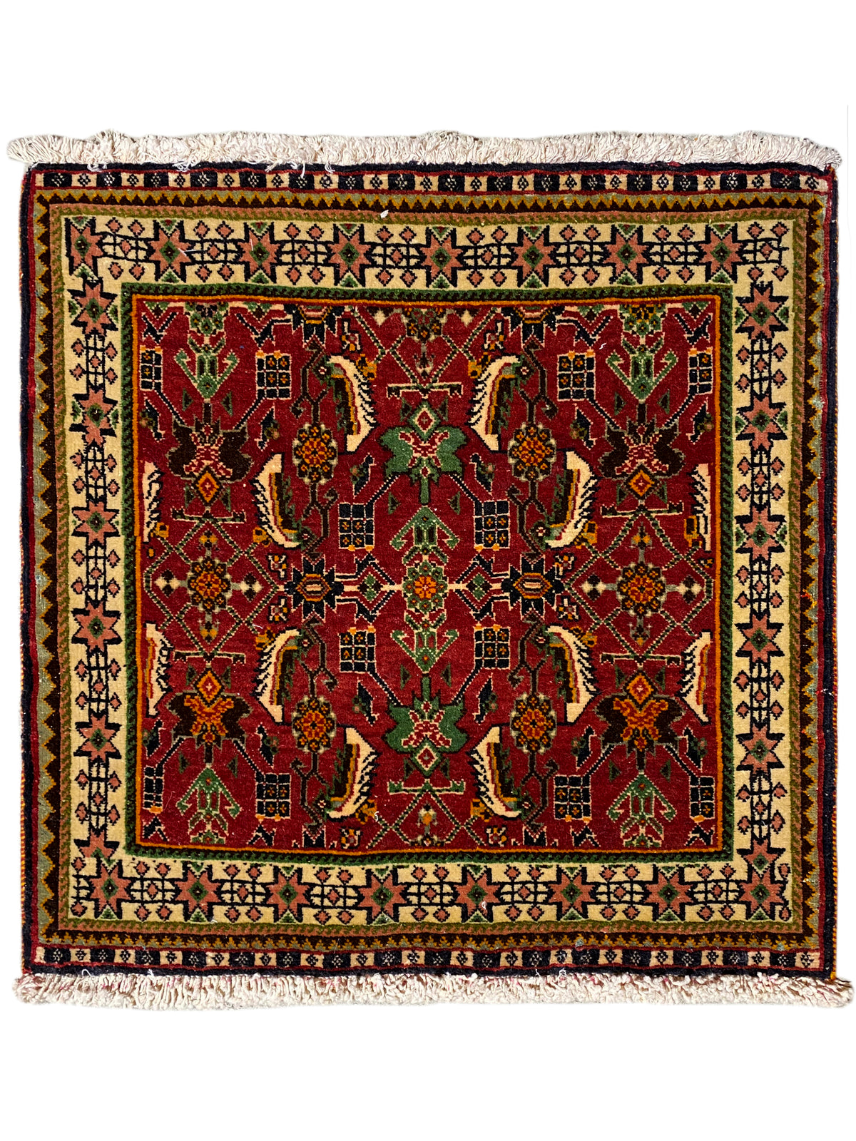 ポシュティ絨毯 63x61 cm、赤い模様と多色の縁取り、フリンジ付きの長方形 rug