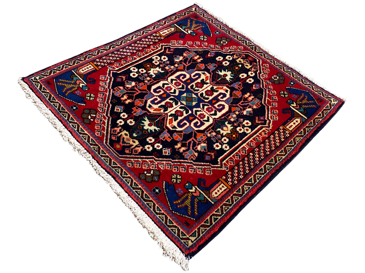 ポシュティ絨毯 66x63 cm、マルチカラーのメダリオン、ダークベース、赤い縁取り