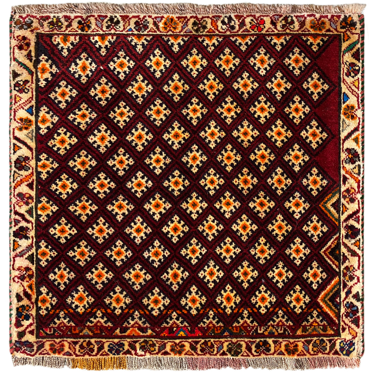 ポシュティ絨毯 61x59 cm：幾何学模様の正方形デザイン、ダークレッドとカラフルな色合い