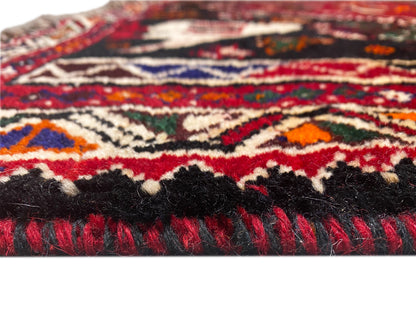 Shiraz Qashqai-Teppich Randdetail mit Fransen, mehrfarbigen Streifen und Musterbordüre