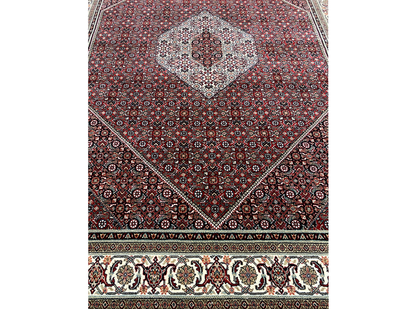 Bidjar Teppich für Wohnzimmer, rot-creme, robust und elegant, 241x175 cm