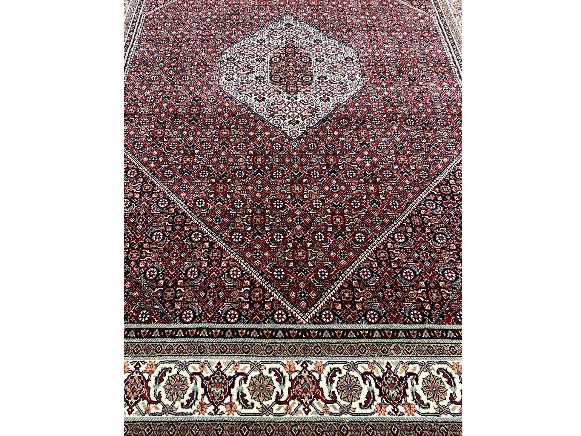 Bidjar Teppich für Wohnzimmer, rot-creme, robust und elegant, 241x175 cm