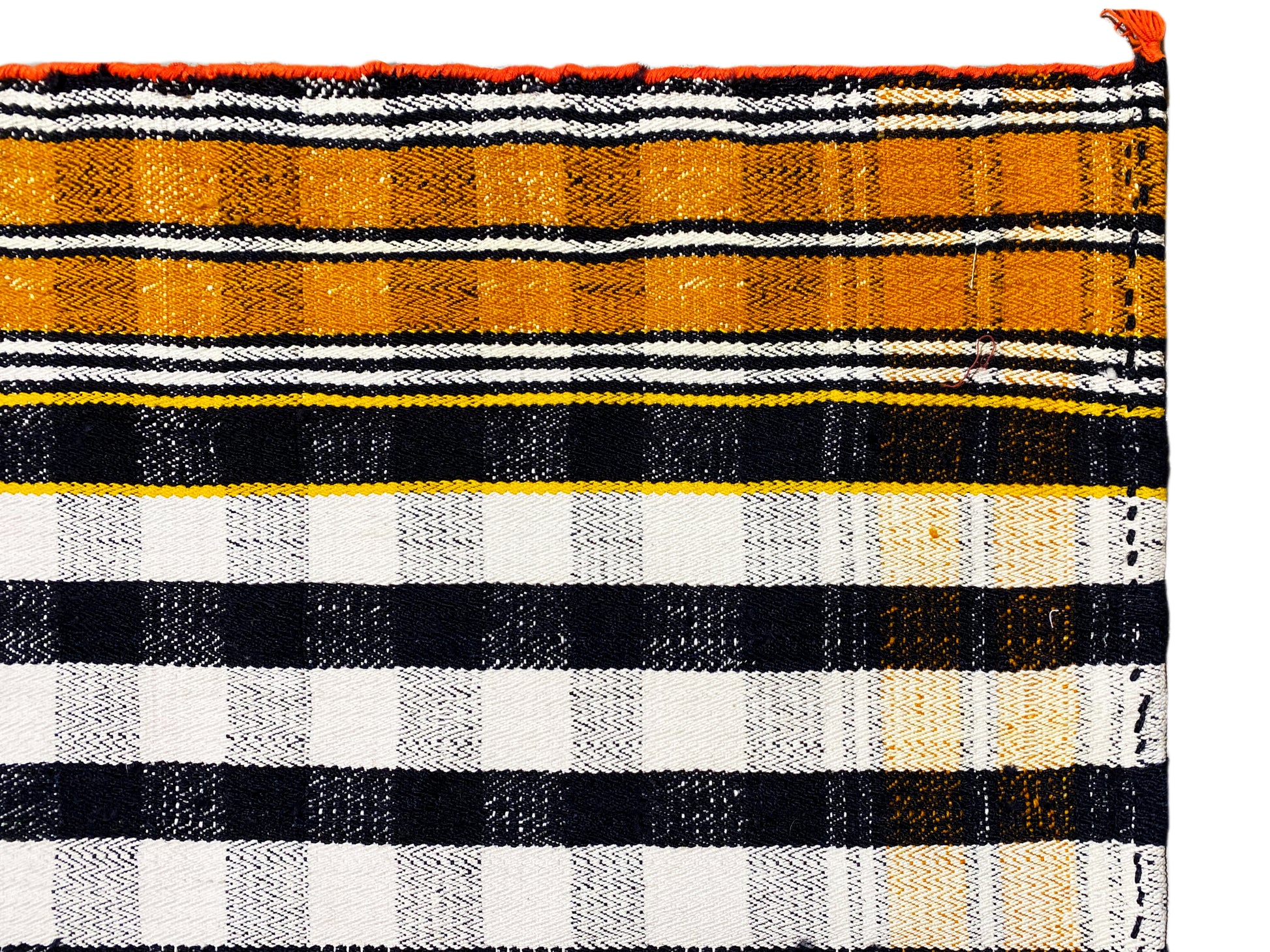 Esszimmer hochwertiger Jajim Teppich handgewebt in Schwarz-Weiß