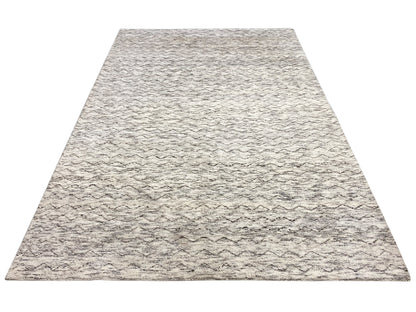 Moderner skandinavischer Berberteppich aus Naturwolle