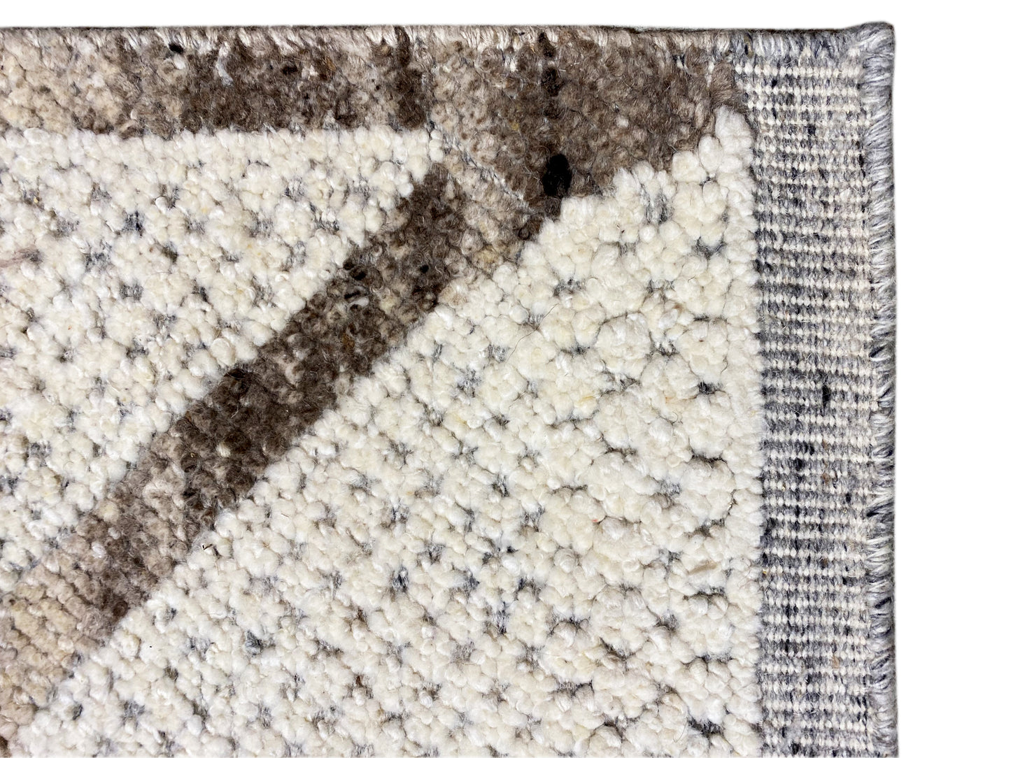 Strukturierter Berberteppich mit geometrischem Ethno-Muster